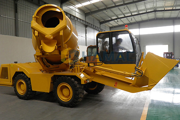 Self-loading Mobile Concrete Mixer